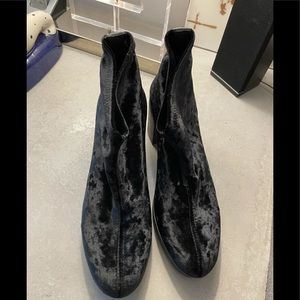 Toni Pons crushed velvet short boots size 39